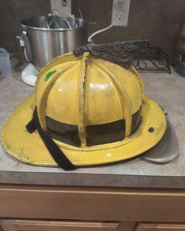 1999 Cairns N5A Fire Helmet - Image 2