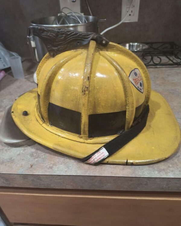 1999 Cairns N5A Fire Helmet - Image 5