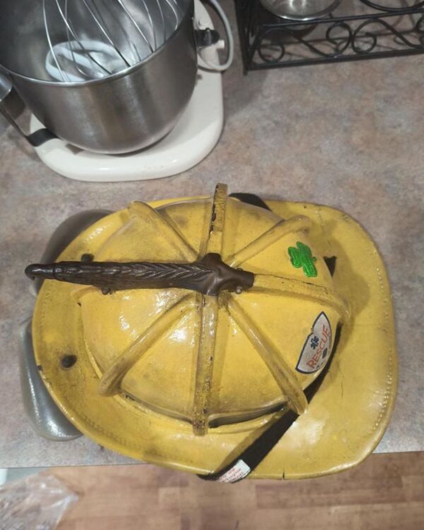 1999 Cairns N5A Fire Helmet - Image 4