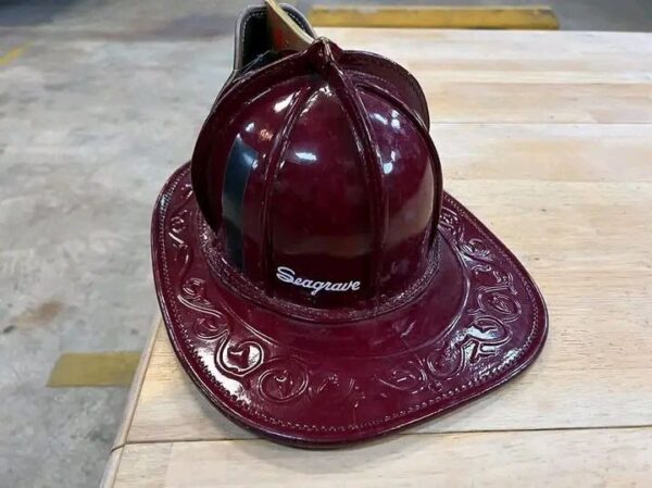 2016 Cairns G5A Fire Helmet - Image 3