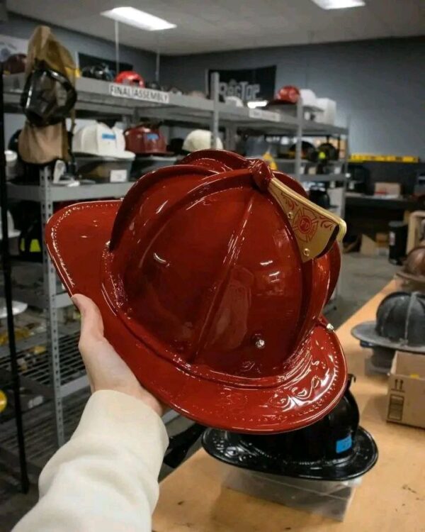 Custom 2023 Cairns N5A Fire Helmet Refurb - Image 5